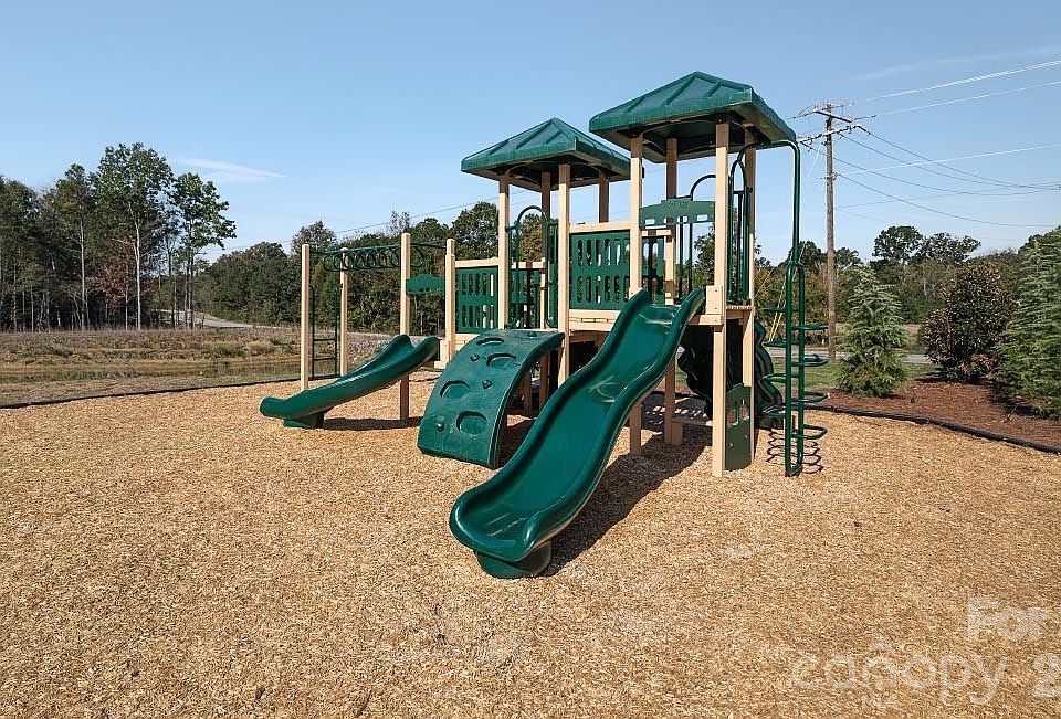 2nd image of 1033 Horizon Ln