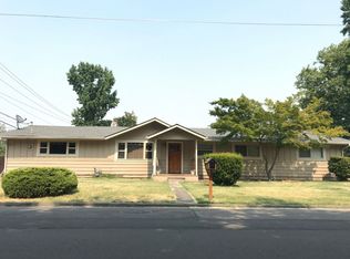 101 Corcoran Ln, Central Pt, OR 97502