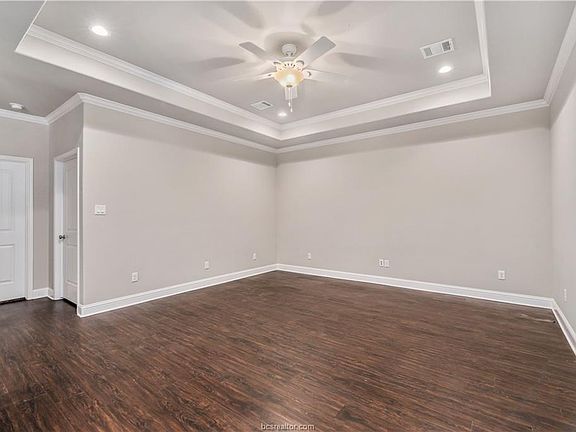 5th image of 1737 Summit Crossing Ln