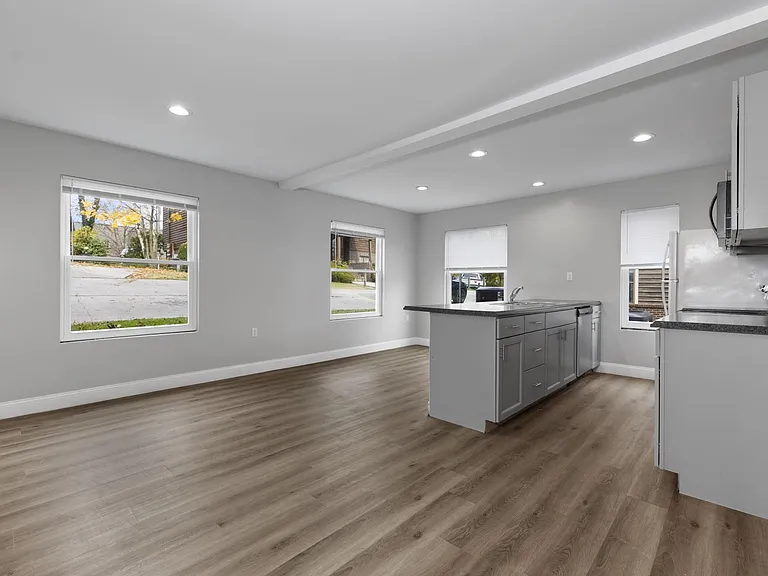274 McCullough St #5 — Photo 3