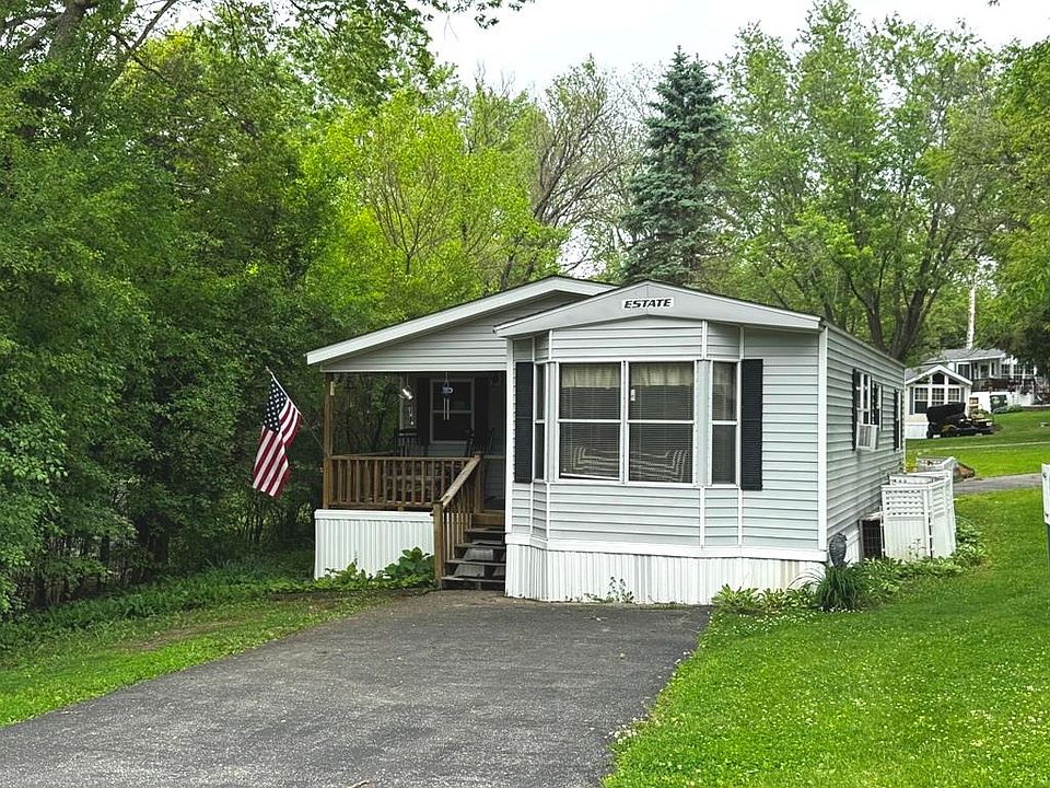 1st image of 466 Aspen Way