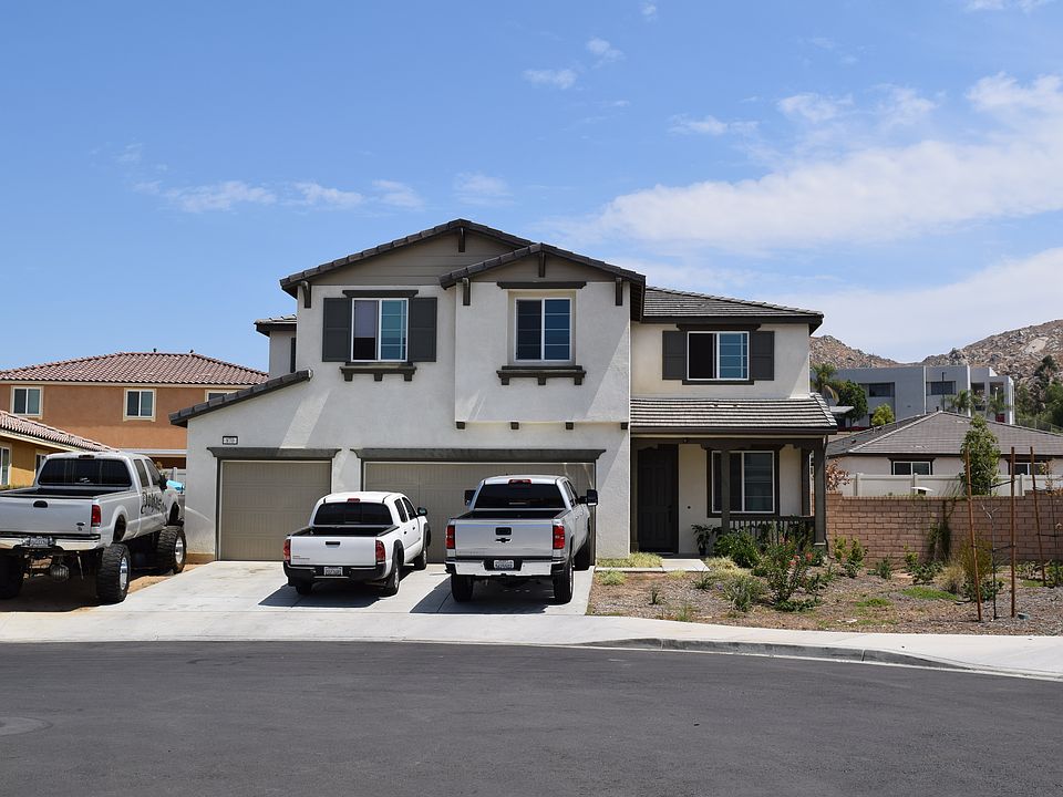 1st image of 870 Santona Ct