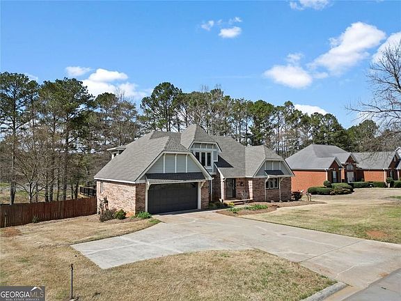 5th image of 39 Club View Dr SE