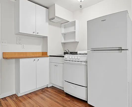 3rd image of 1125 Dean St APT 4R