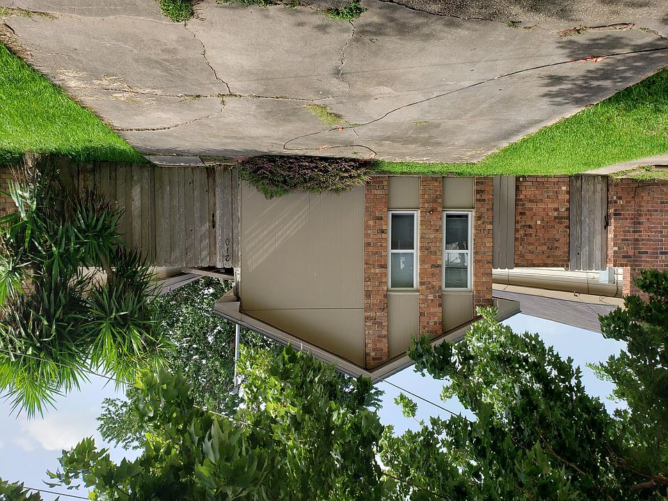 1st image of 210 Briarcliff Dr