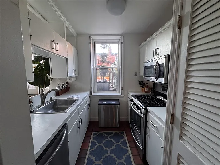 65 Pinckney St #3 — Photo 2