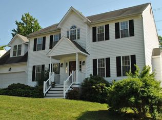1736 Winbury Dr, Midlothian, VA 23114