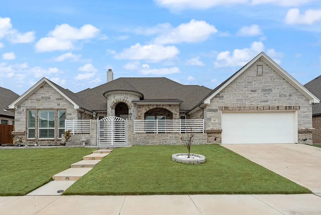 4 bed, 3.5 bath, 2815 sqft, $4,500 — Photo 1