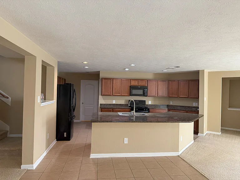 2914 Acorn Oaks Dr — Photo 6