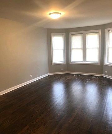 2nd image of 4056 W Van Buren St Unit 1