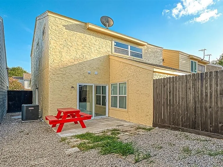 10252 Cottage Field Rd — Photo 18