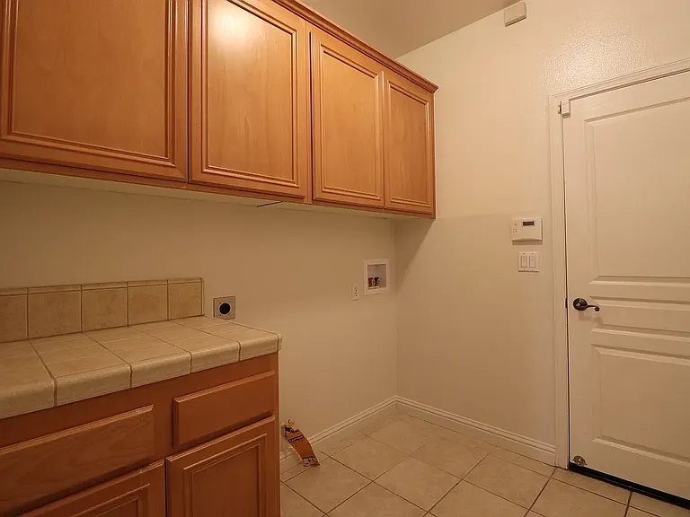 918 E Louisa Ter — Photo 17