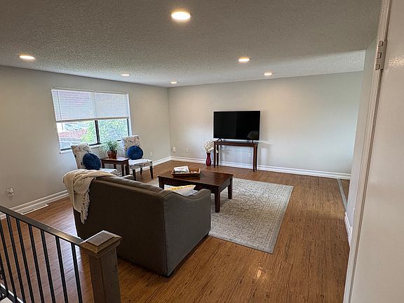 3rd image of 1005 Harmon Pl #1005