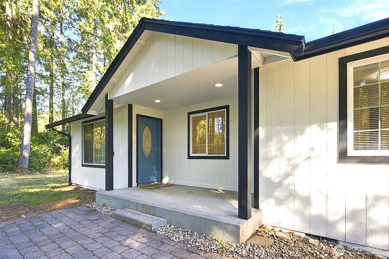 2nd image of 516 Tiedeman Road SW