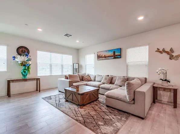 1688 W Rhombus Ln, Anaheim, CA 92802