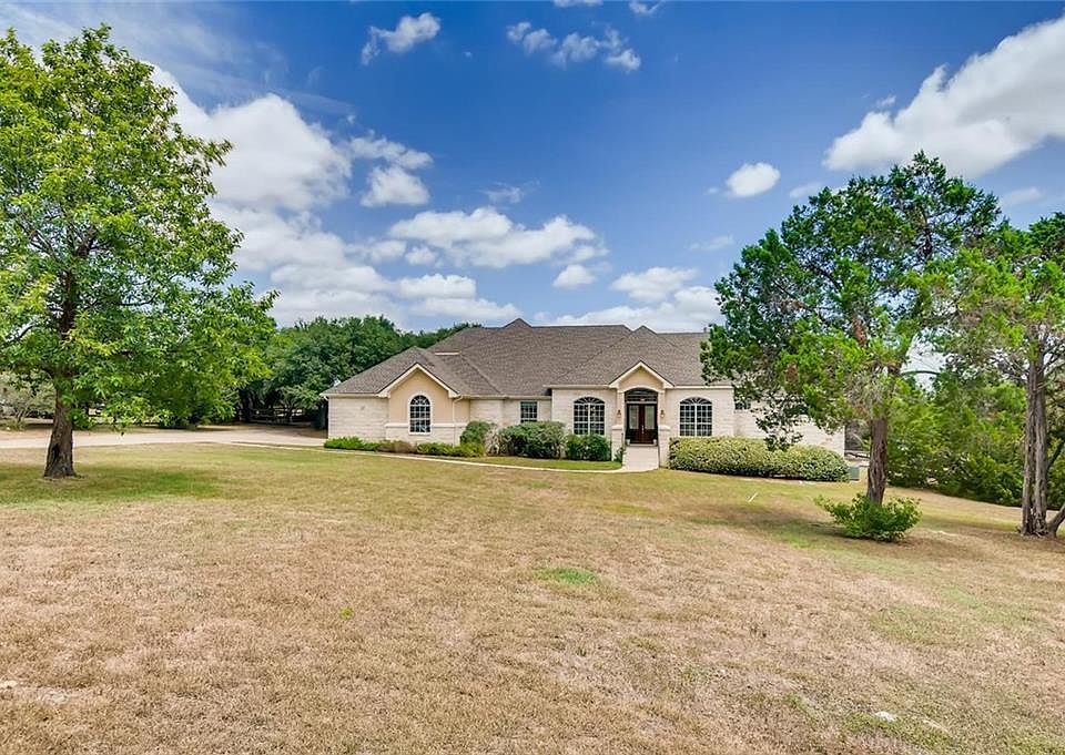 1st image of 300 Saddlehorn Dr