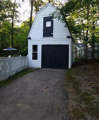 3rd image of 21 Dartmouth Ave