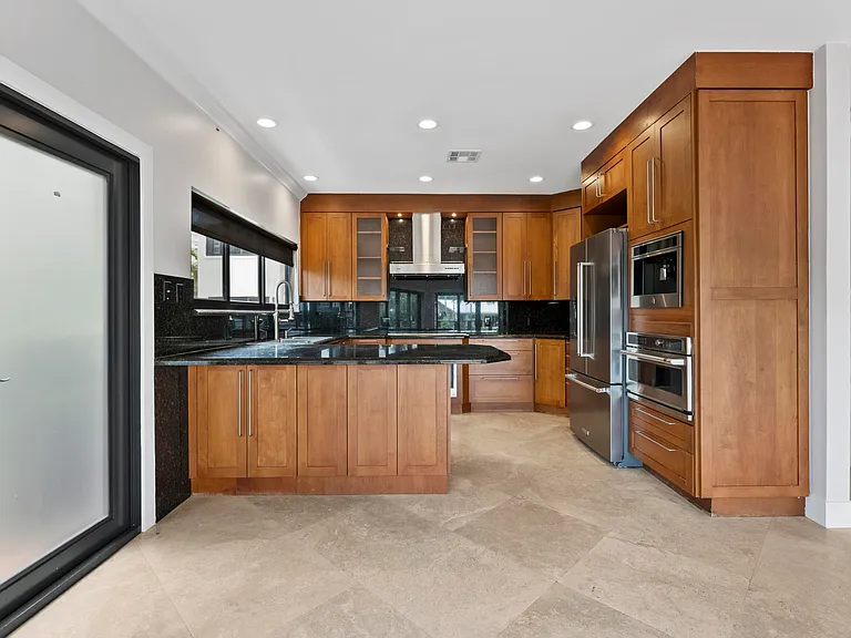 1121 Bel Air Dr #4 — Photo 12