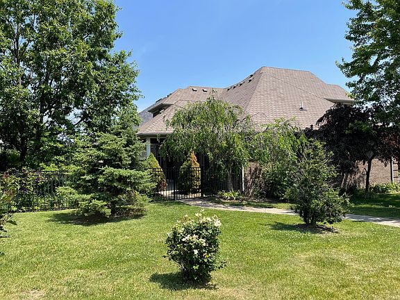 4th image of 2401 Pascoli Pl