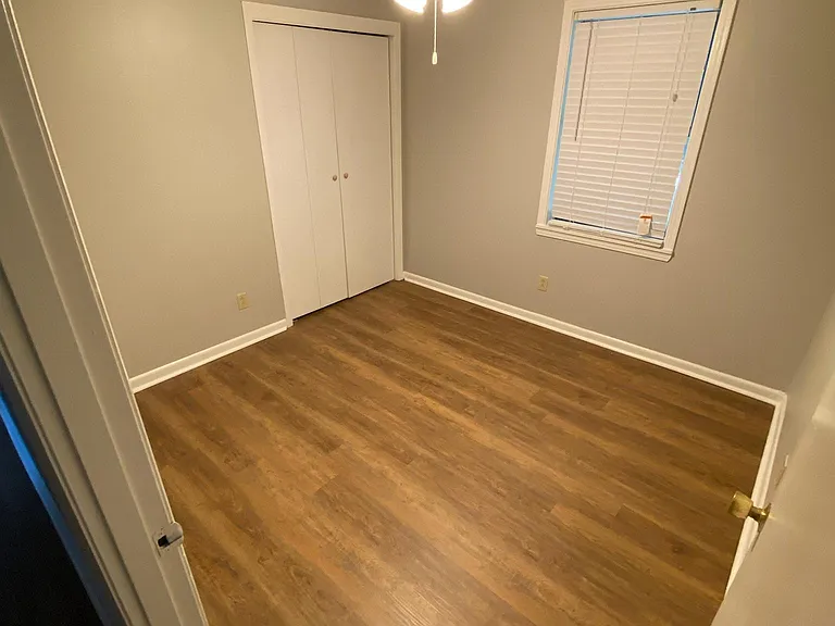 Middle Bedroom