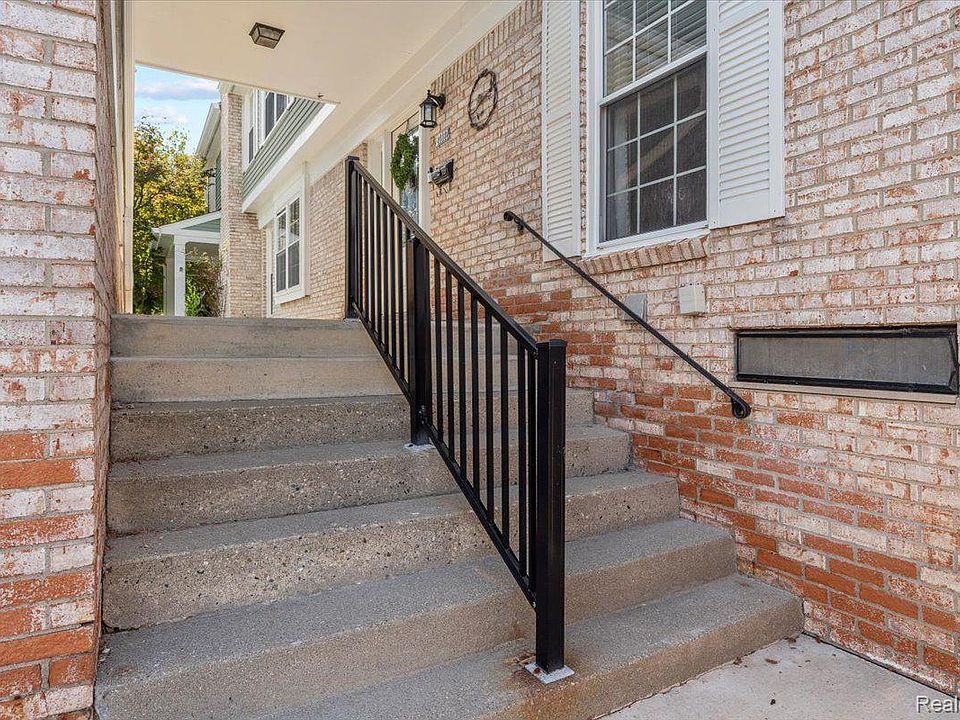 1st image of 21382 E Glen Haven Cir