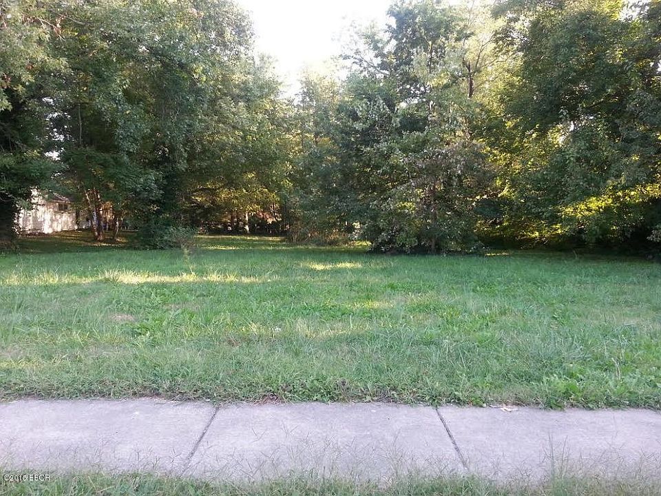 1st image of 215 E Illinois Ave