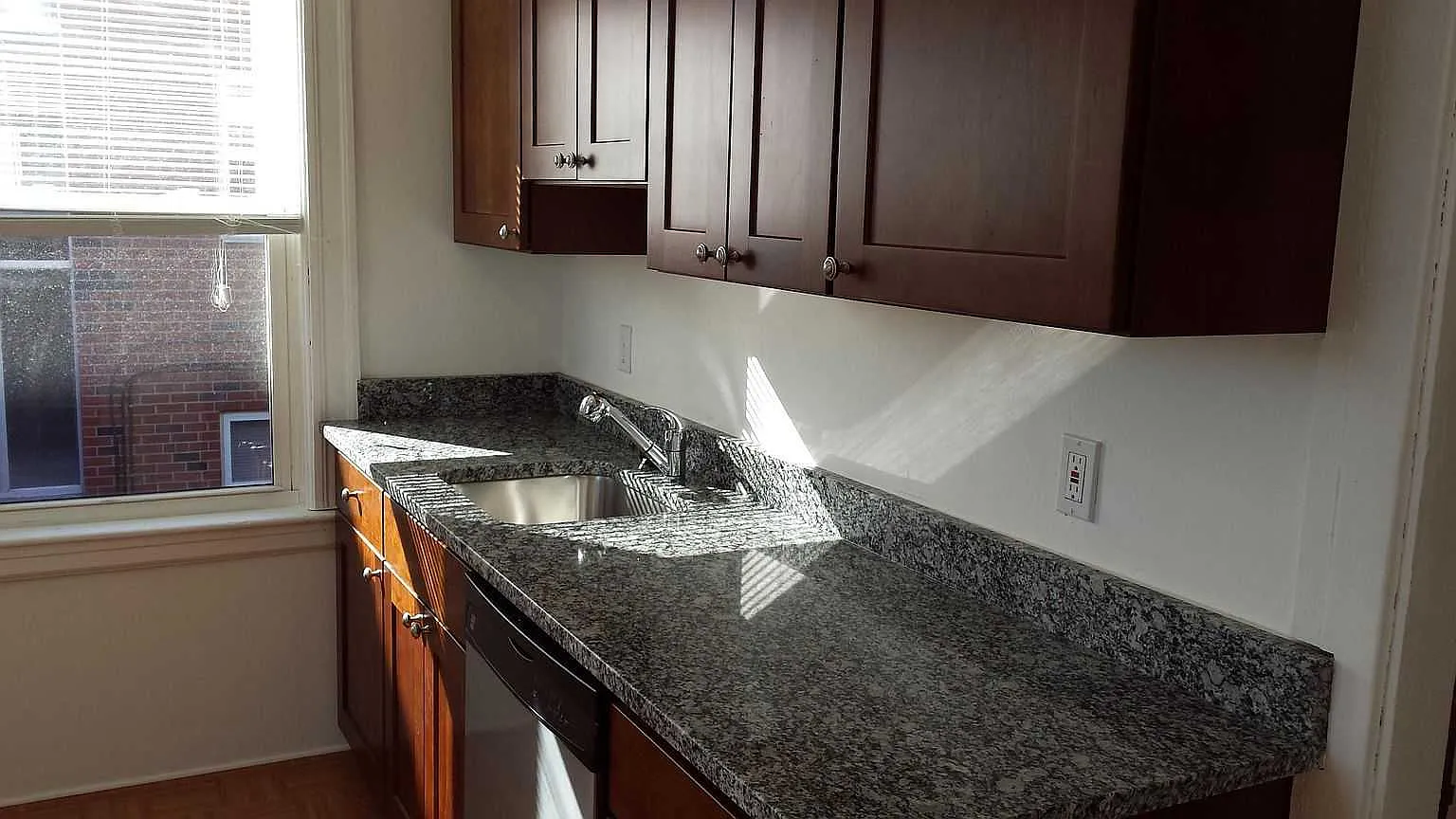 4 bed, $4,000 — Photo 3
