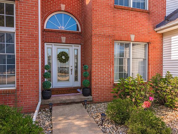 2nd image of 17 Waterside Cir