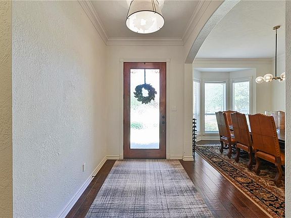 4th image of 700 Prestwick Ct