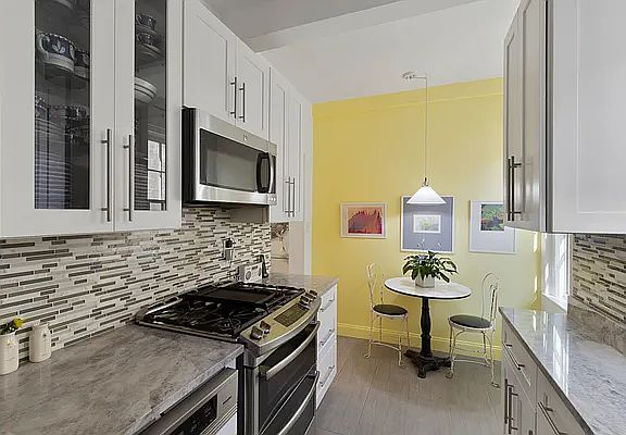 3rd image of 328 W 86th St APT 2A