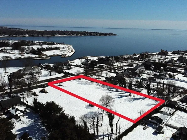 100A Awixa Avenue, Bay Shore, NY 11706