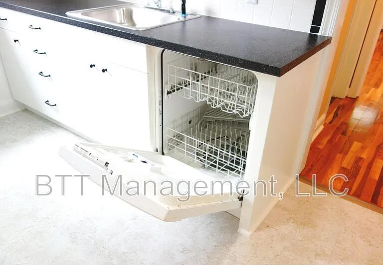 8210 Greenwood Ave #1 — Photo 16