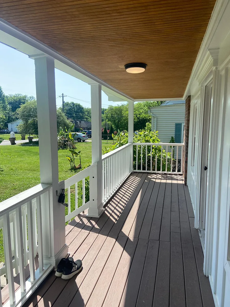 Building Photo - 923 Cahal Ave