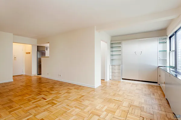 Sold by Bellmarc Realty | media 15