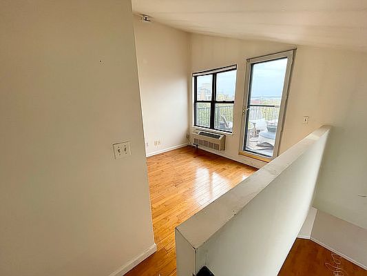 3rd image of 444 7th Ave APT 4R