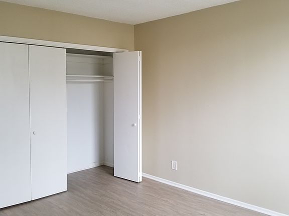 4th image of 458 S Harvard Blvd #107