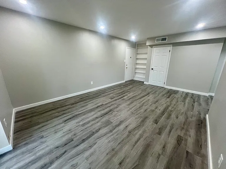 Oakwood Apartments — Photo 20