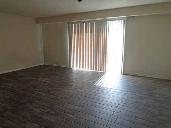 4th image of 5854 W 76th Pl Unit 301