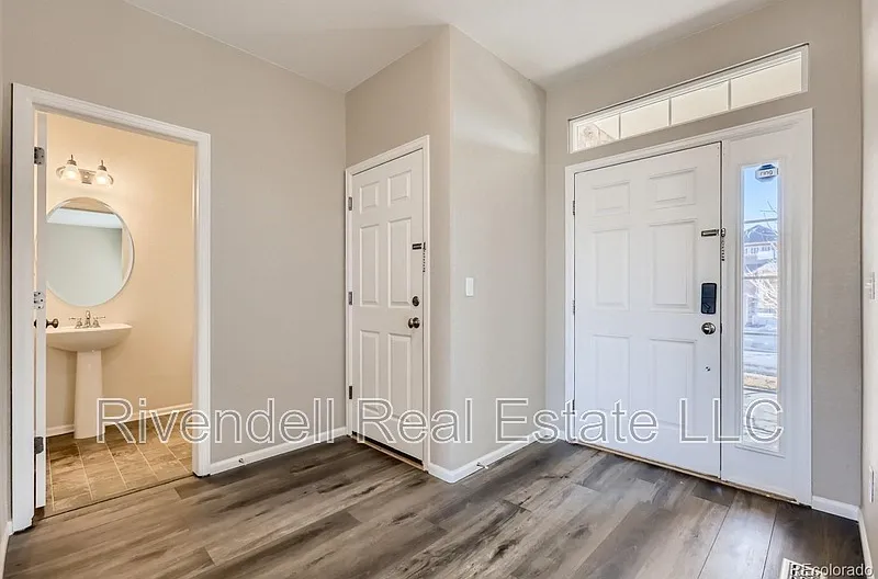 5 bed, 4.0 bath, 3234 sqft, $3,845 — Photo 3