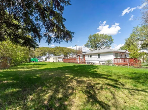 12122 45th St NW, Edmonton, AB T5W 2V1
