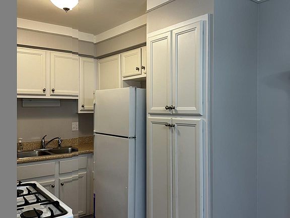 3rd image of 49910 Helfer Blvd #77