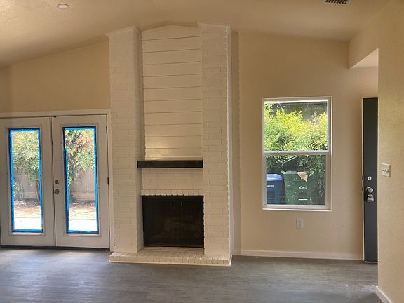 3rd image of 5563 Dashing Creek St
