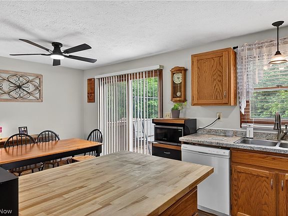 2nd image of 50 Ridge Top Cir