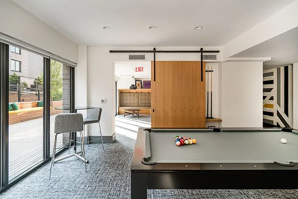 Rented by Lisa Management | media 45