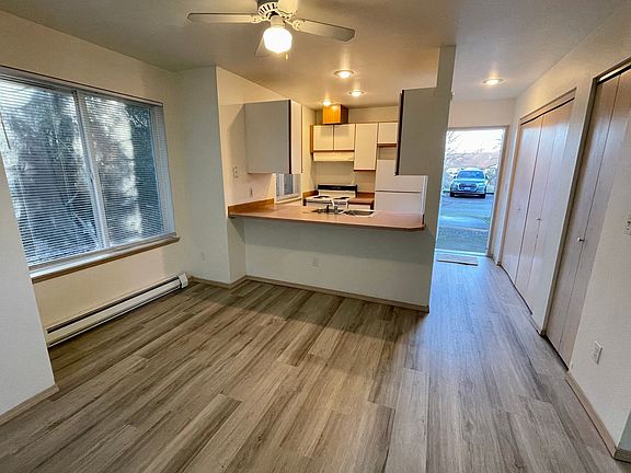 3rd image of 474-492 B St #486