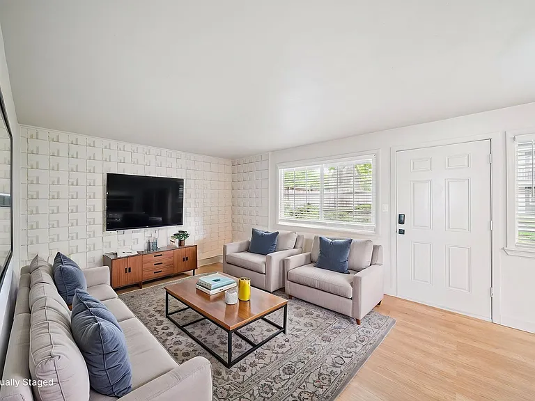Modern Living at The Grove BA — Photo 10
