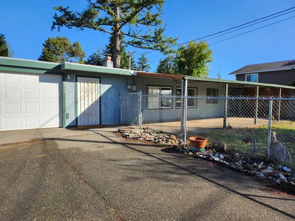 2392 Commercial St, North Bend, OR 97459