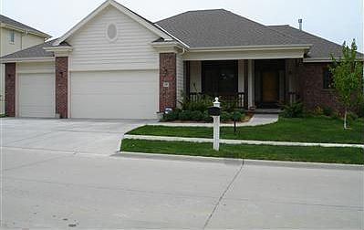 Great curb appeal!