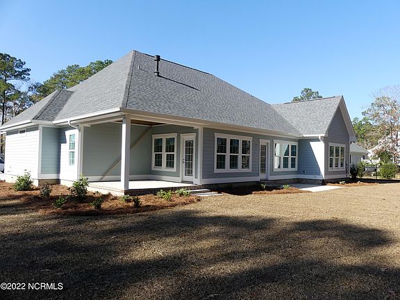 3rd image of 714 Breezewood Drive SE