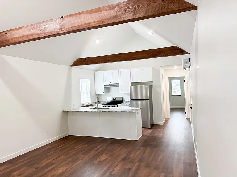 1805 Allbritton Dr — Photo 3